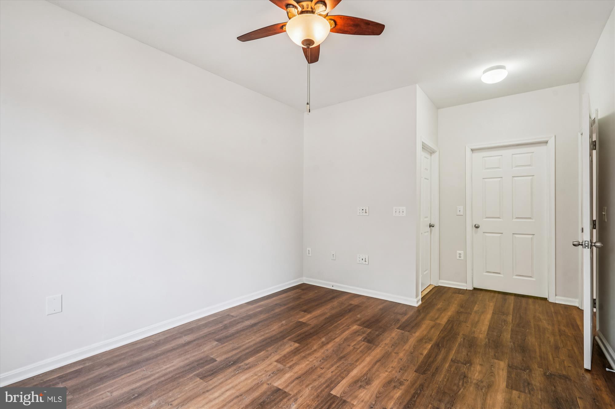 MARQUIS AT VIENNA STATION - Residential