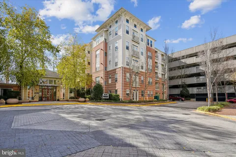 9490 Virginia Center Boulevard Unit 130, Vienna, VA MLS: VAFX2277836