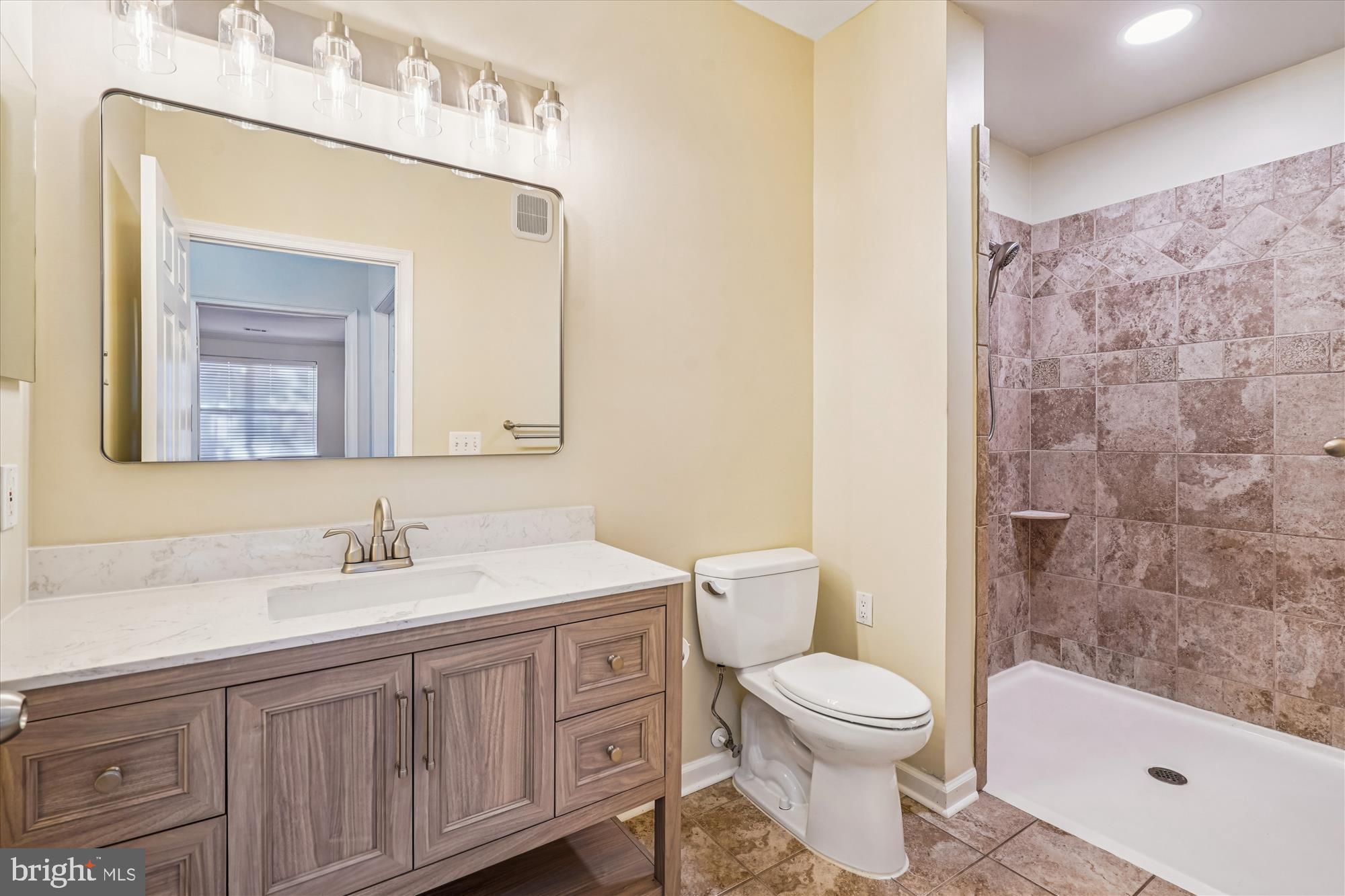 MARQUIS AT VIENNA STATION - Residential