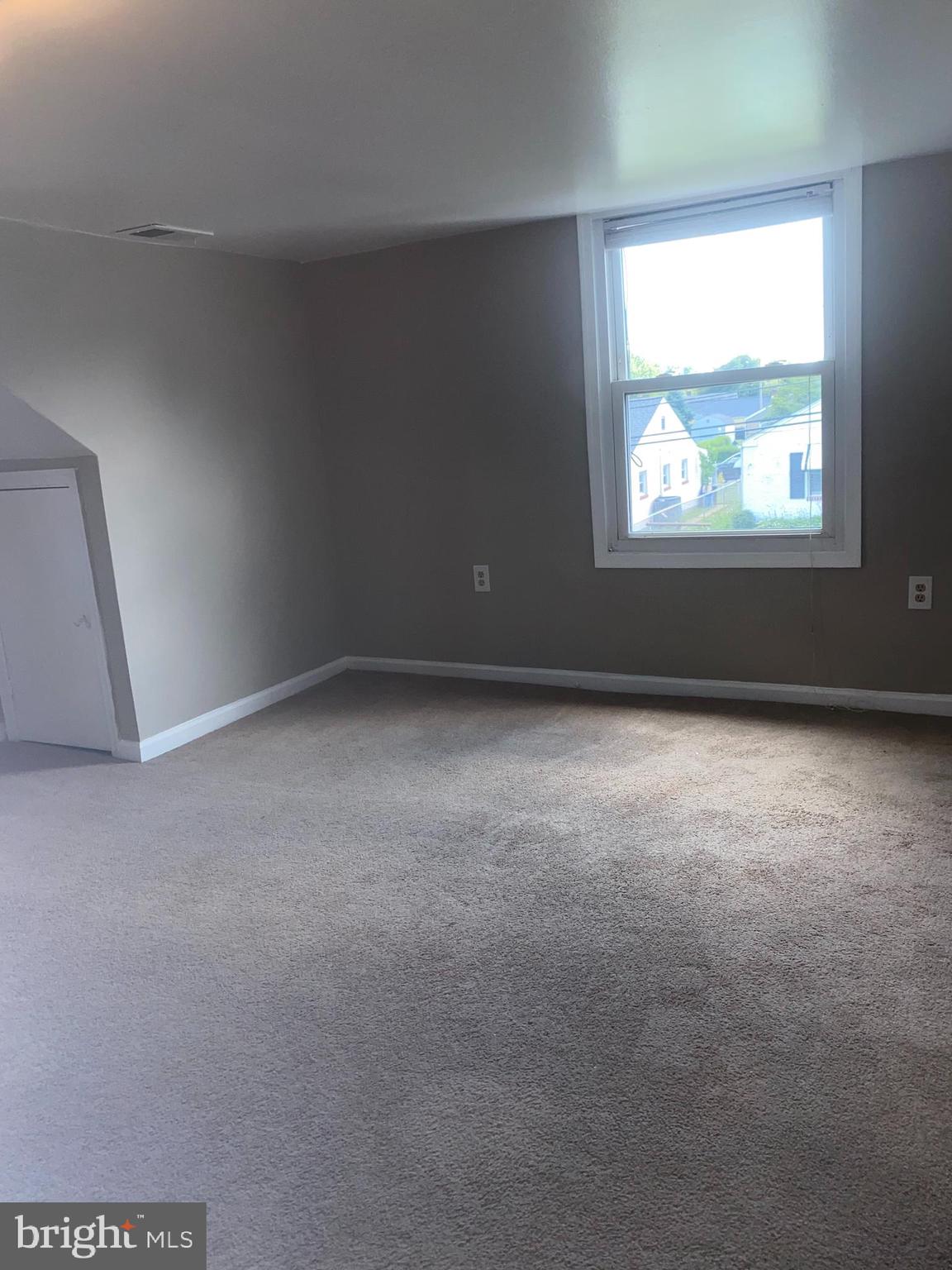 VILLAGE GREEN - Residential