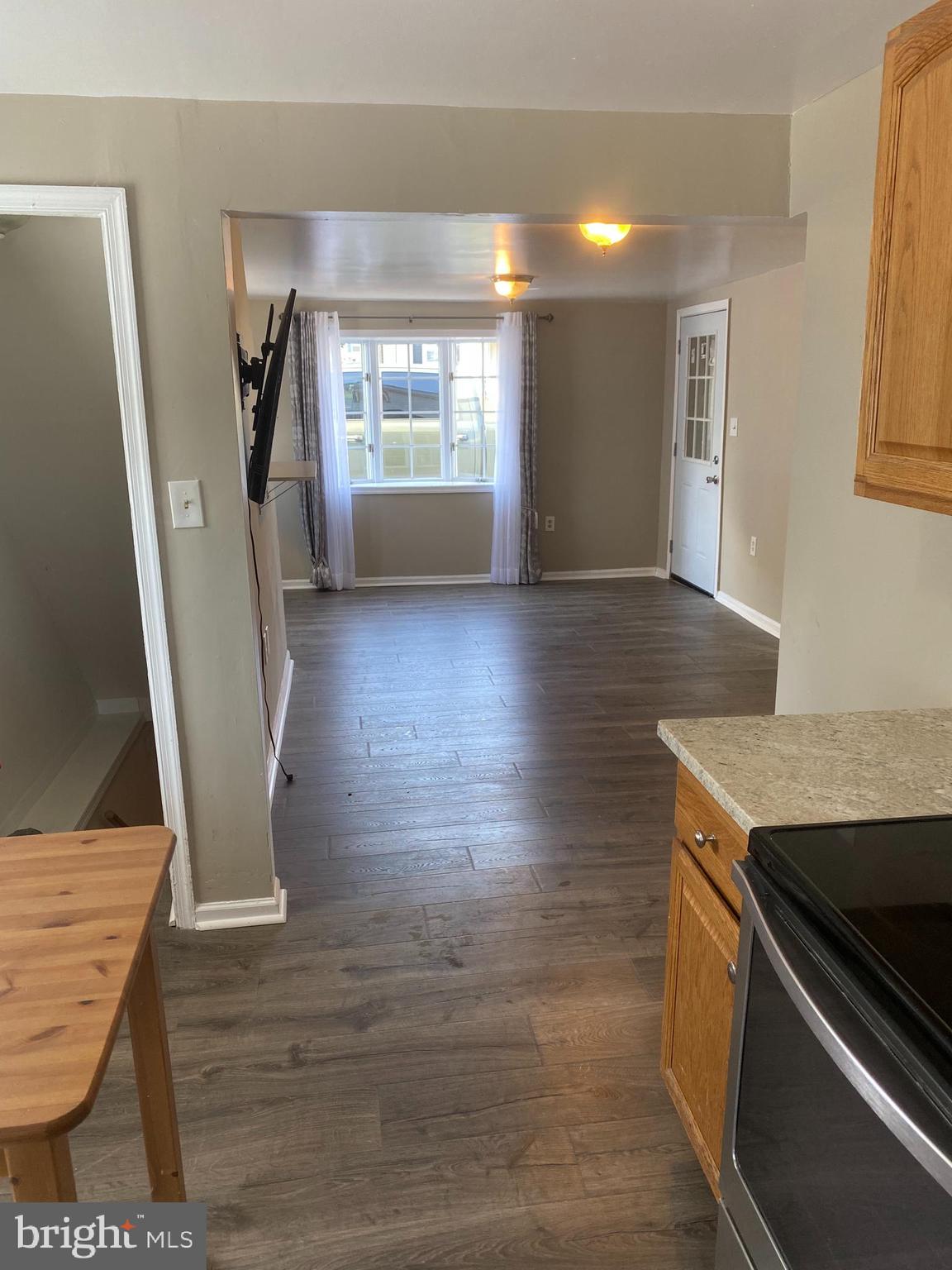 VILLAGE GREEN - Residential