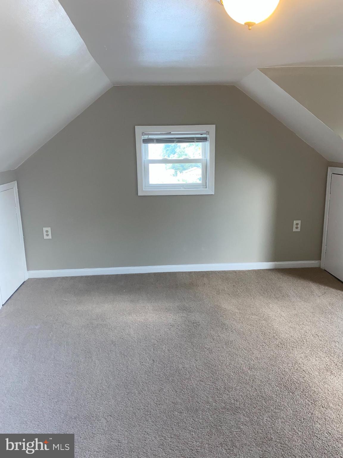 VILLAGE GREEN - Residential