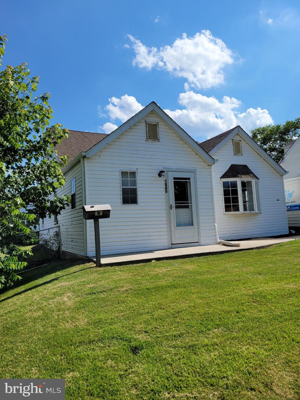 VILLAGE GREEN - Residential