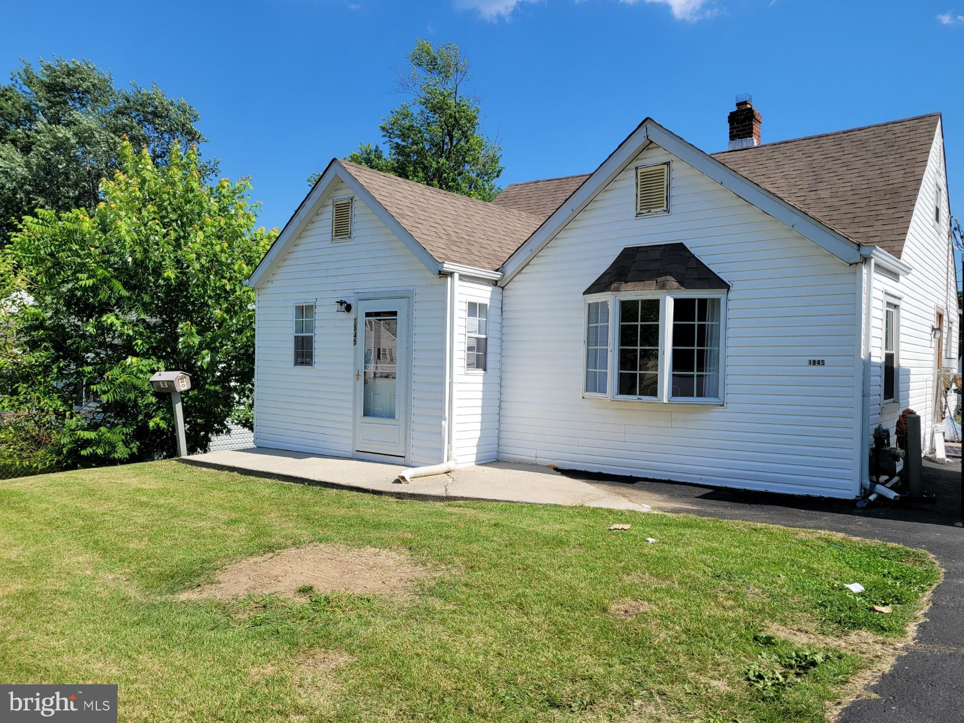 VILLAGE GREEN - Residential