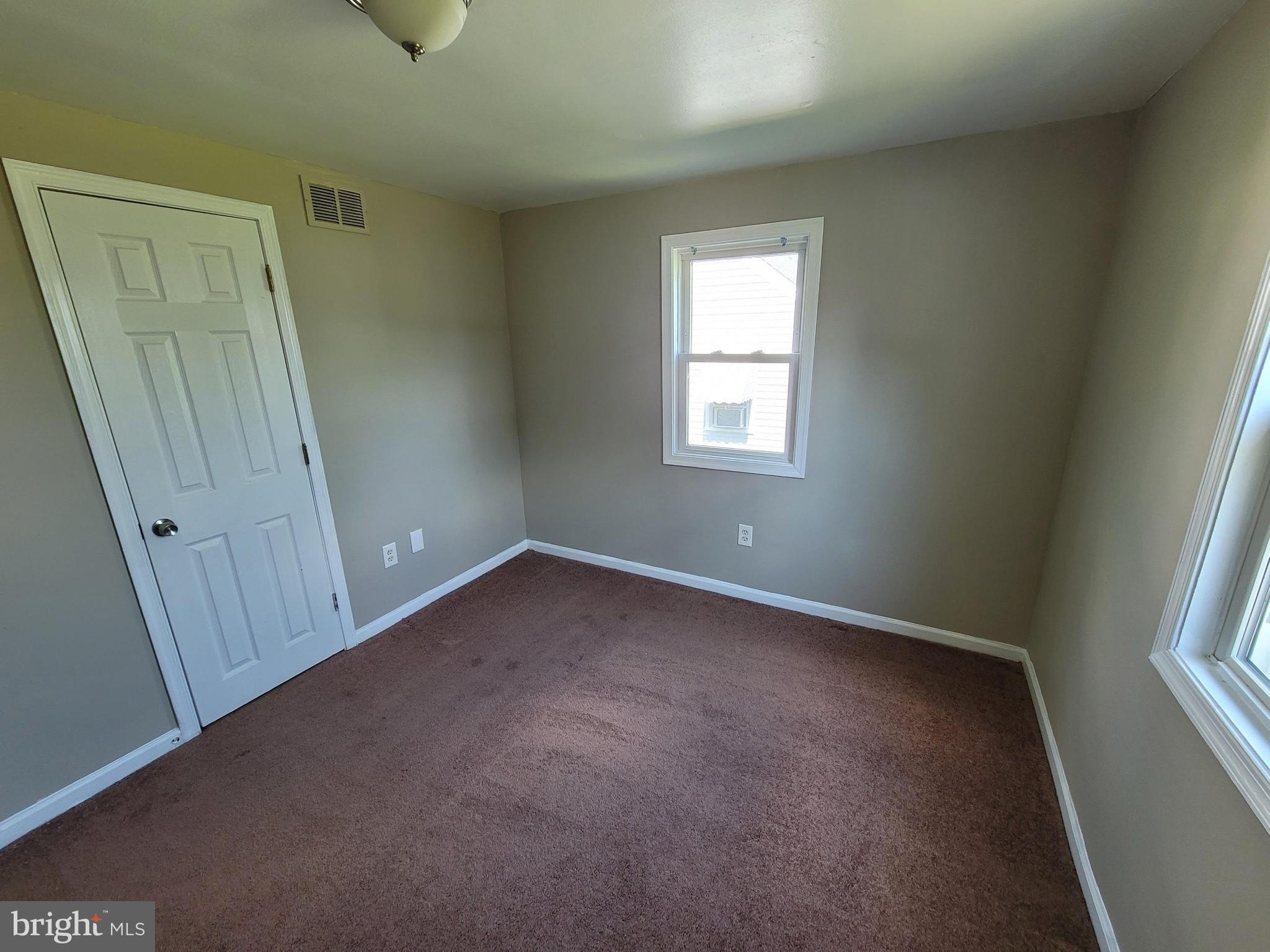 VILLAGE GREEN - Residential