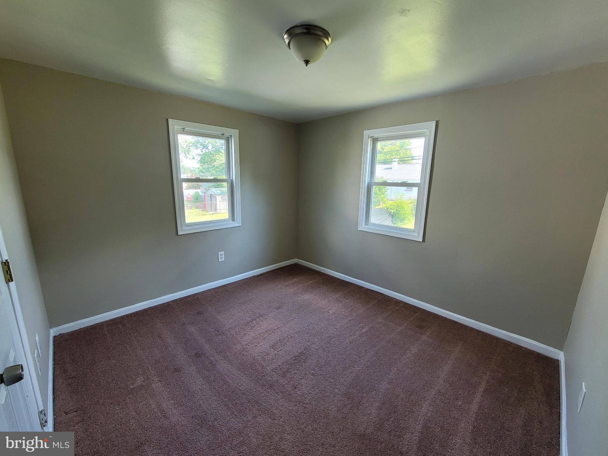 VILLAGE GREEN - Residential