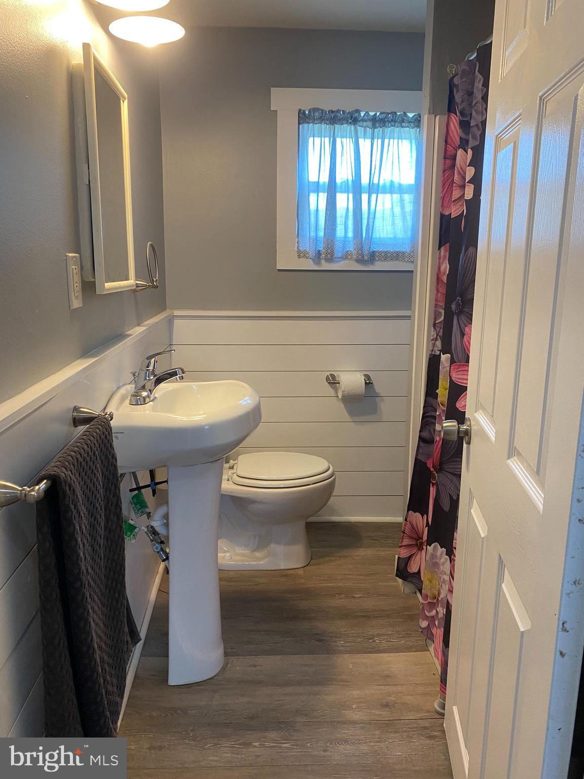 VILLAGE GREEN - Residential