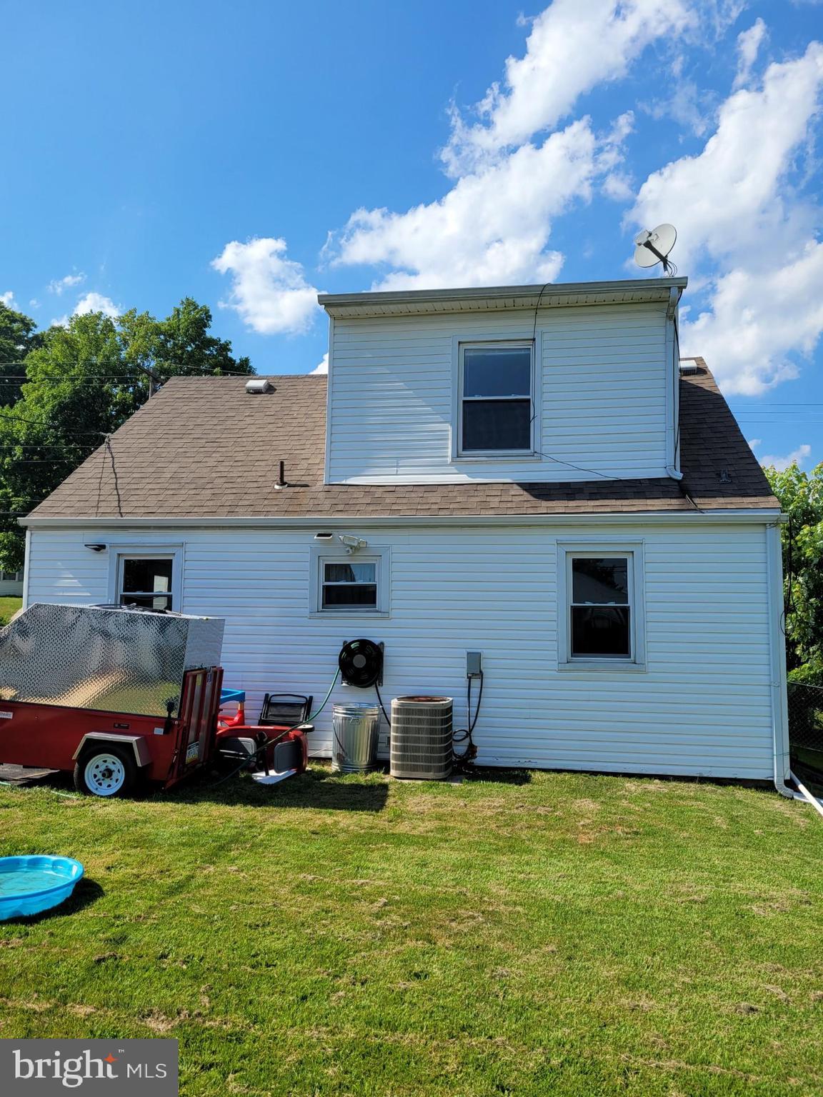 VILLAGE GREEN - Residential