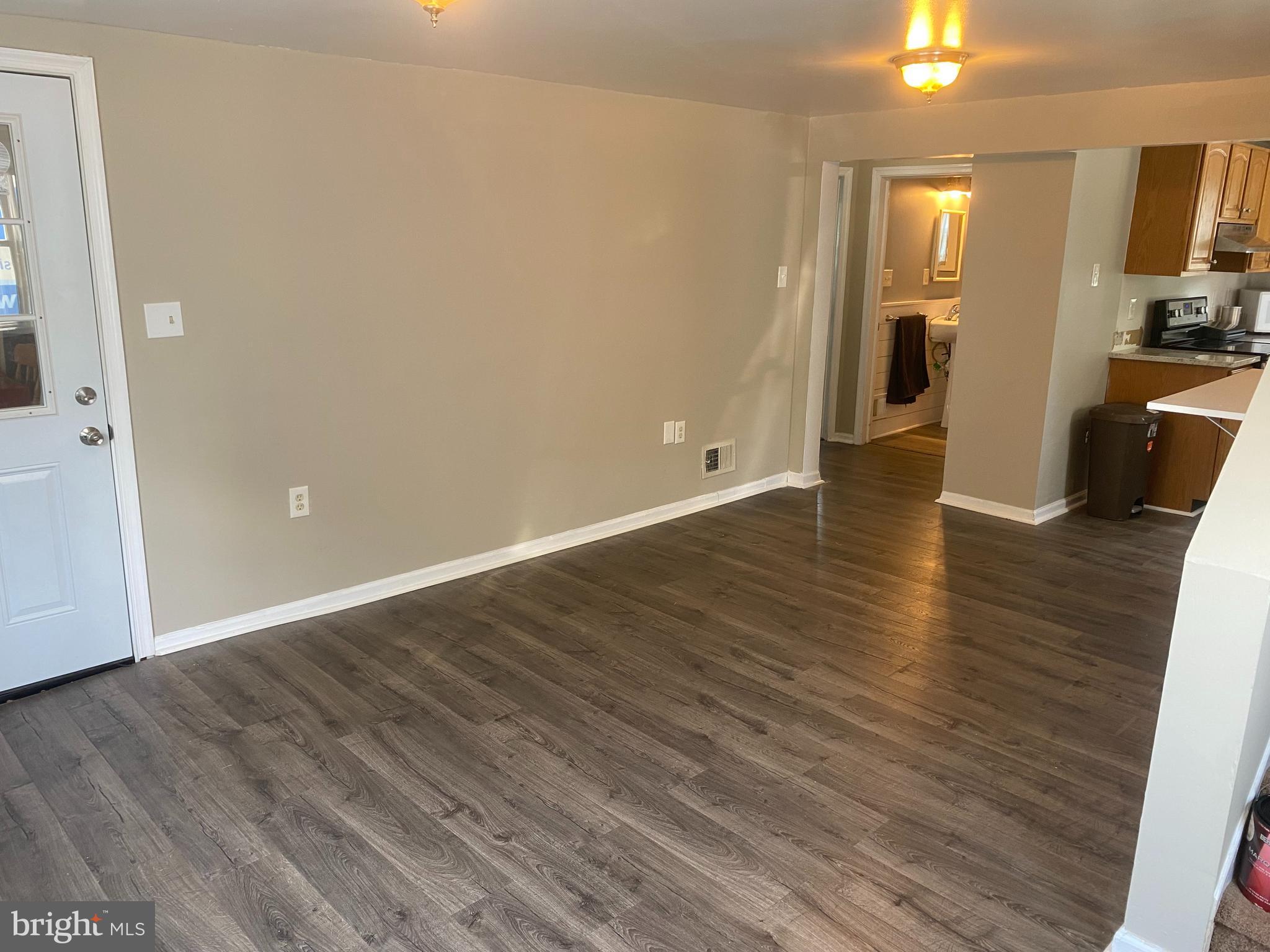 VILLAGE GREEN - Residential