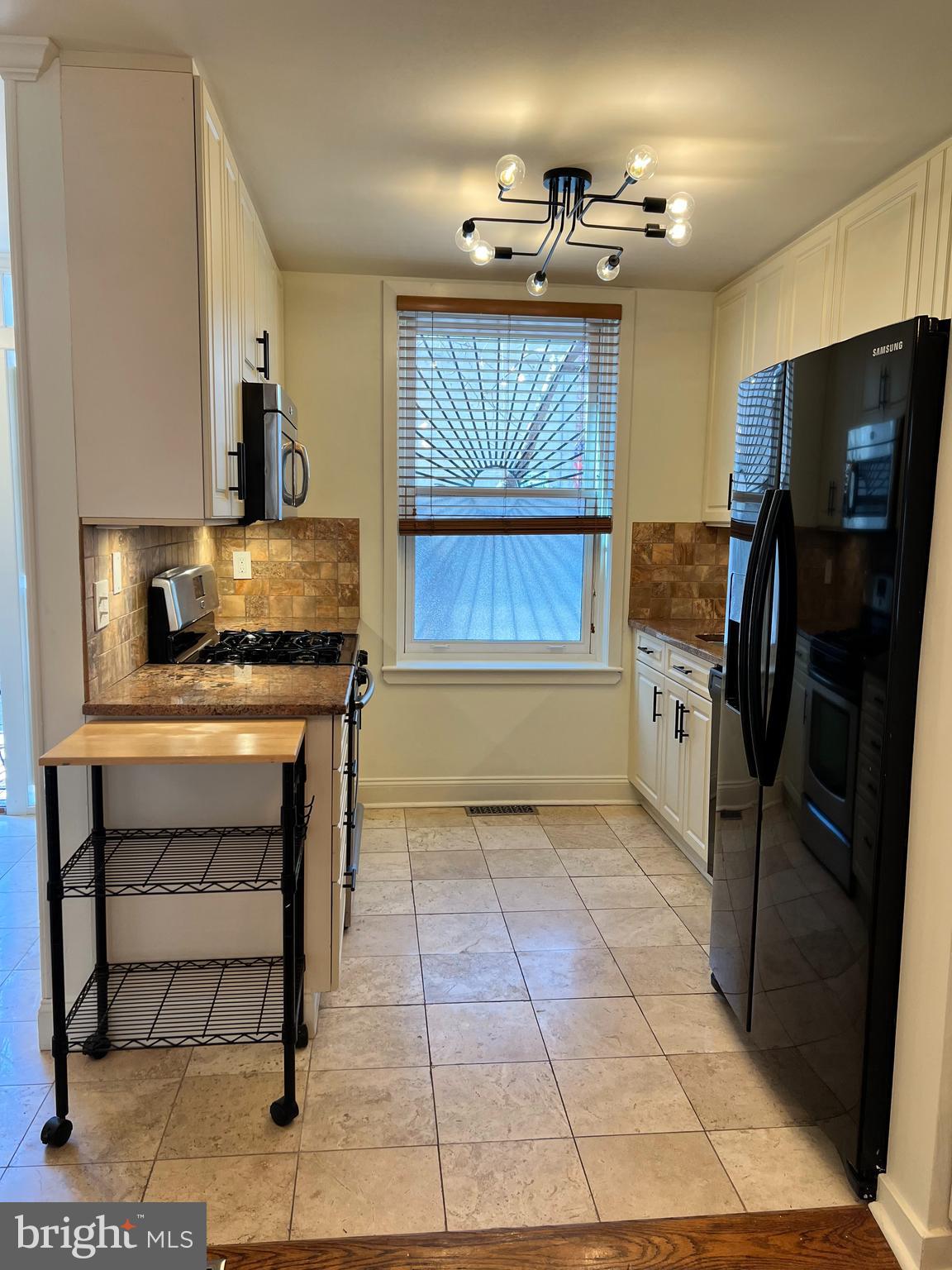 AVENUE OF THE ARTS - Residential Lease