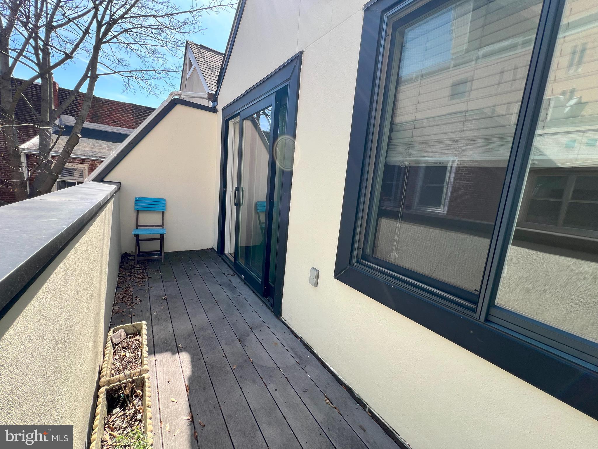 AVENUE OF THE ARTS - Residential Lease