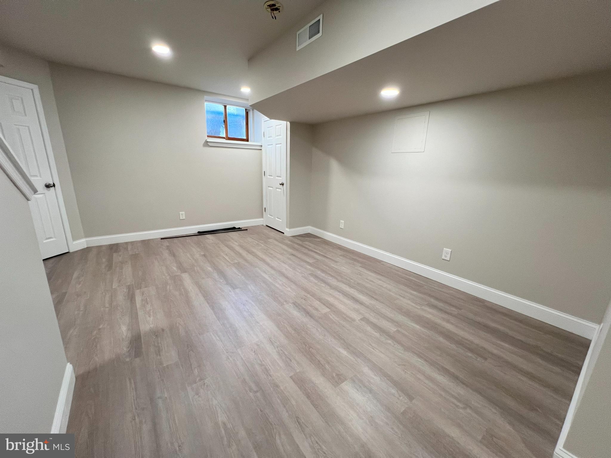 AVENUE OF THE ARTS - Residential Lease