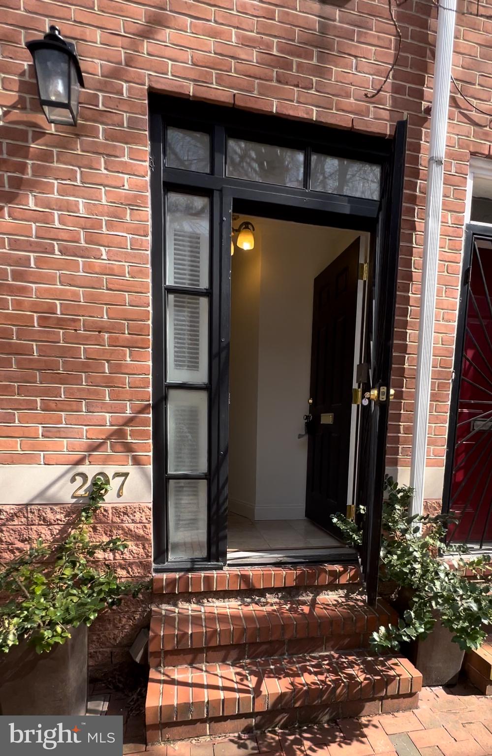 AVENUE OF THE ARTS - Residential Lease
