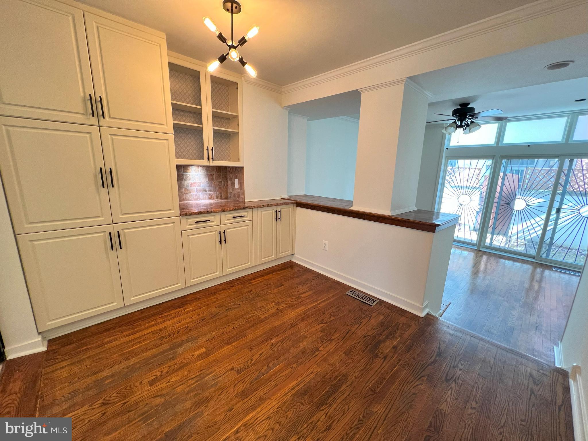 AVENUE OF THE ARTS - Residential Lease