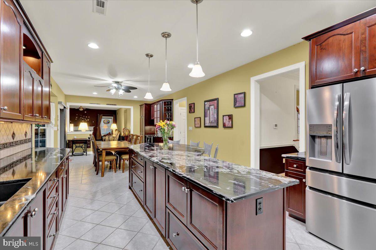 1680 E THISTLE DRIVE