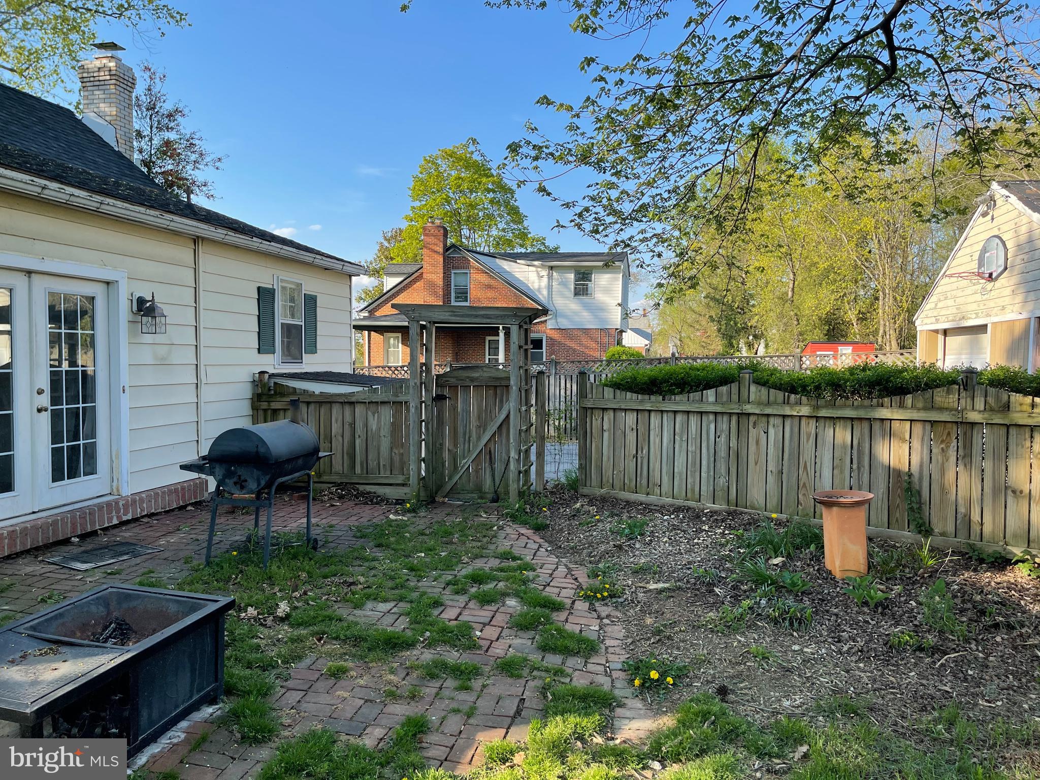 ADAMSTOWN COMMONS - Residential