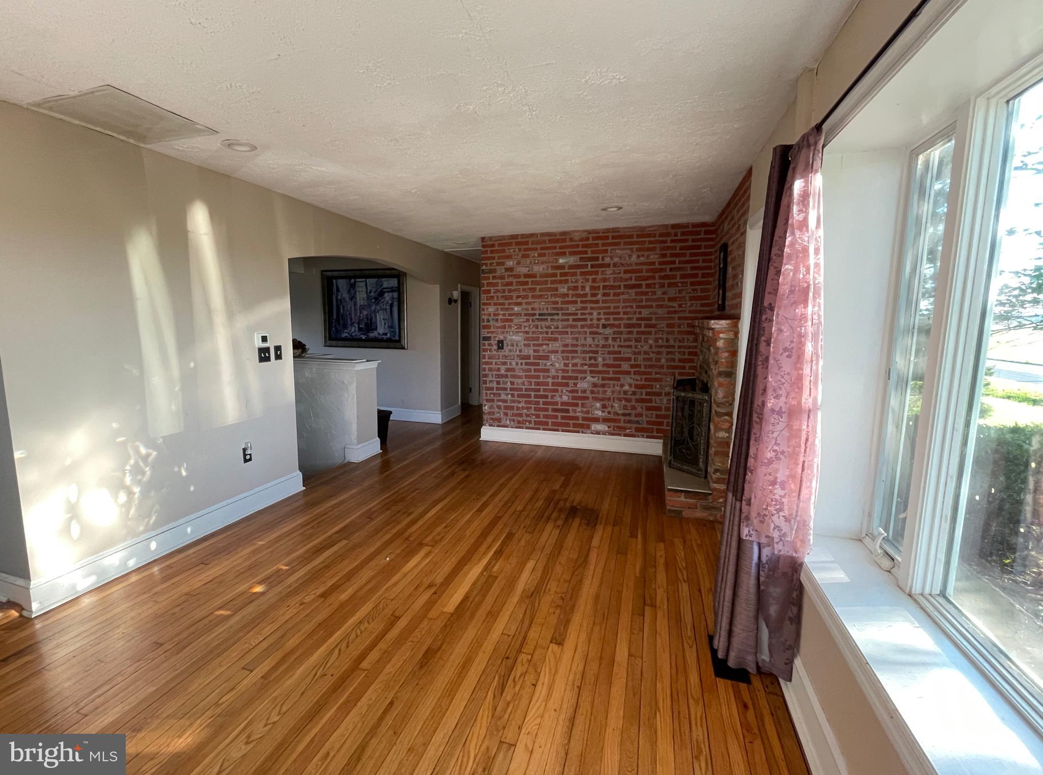 ADAMSTOWN COMMONS - Residential