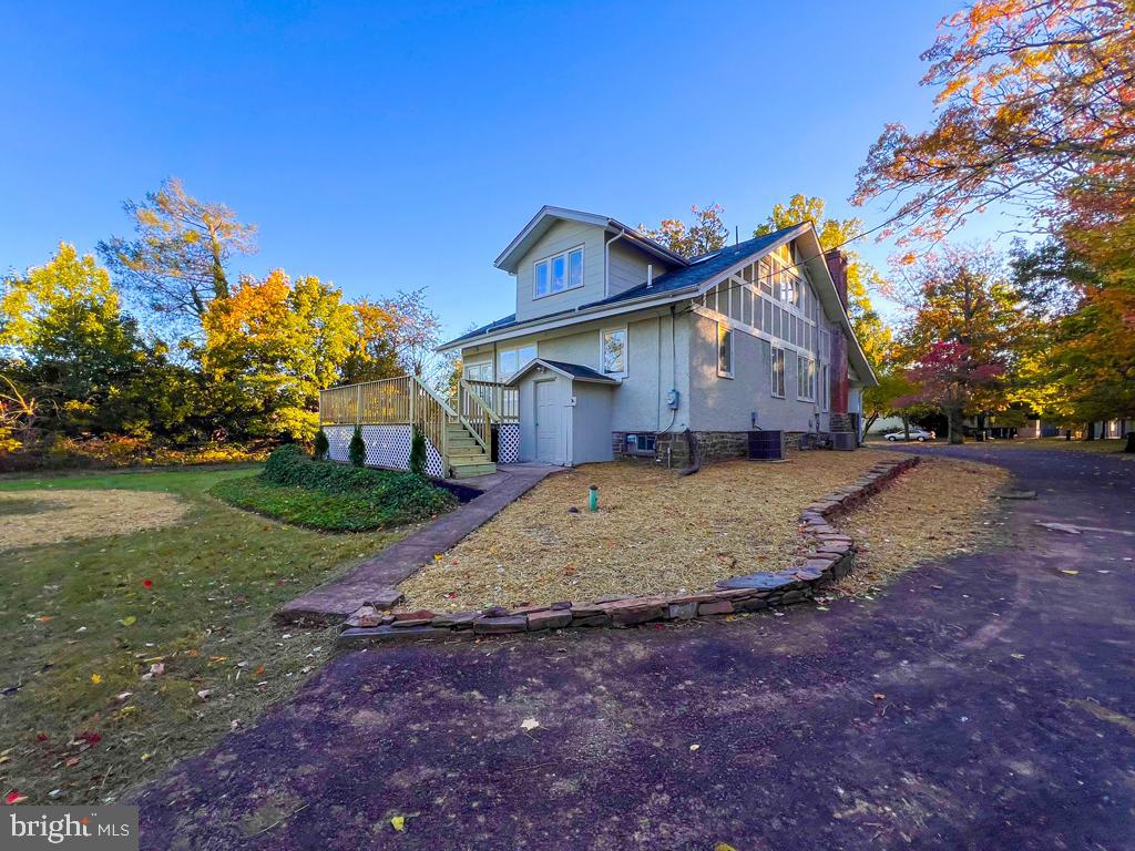 1035 FOREST AVENUE