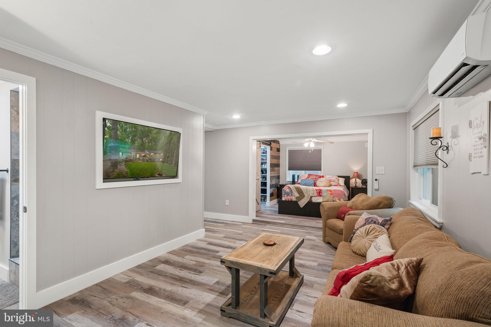 LAKE JACKSON HILLS - Residential