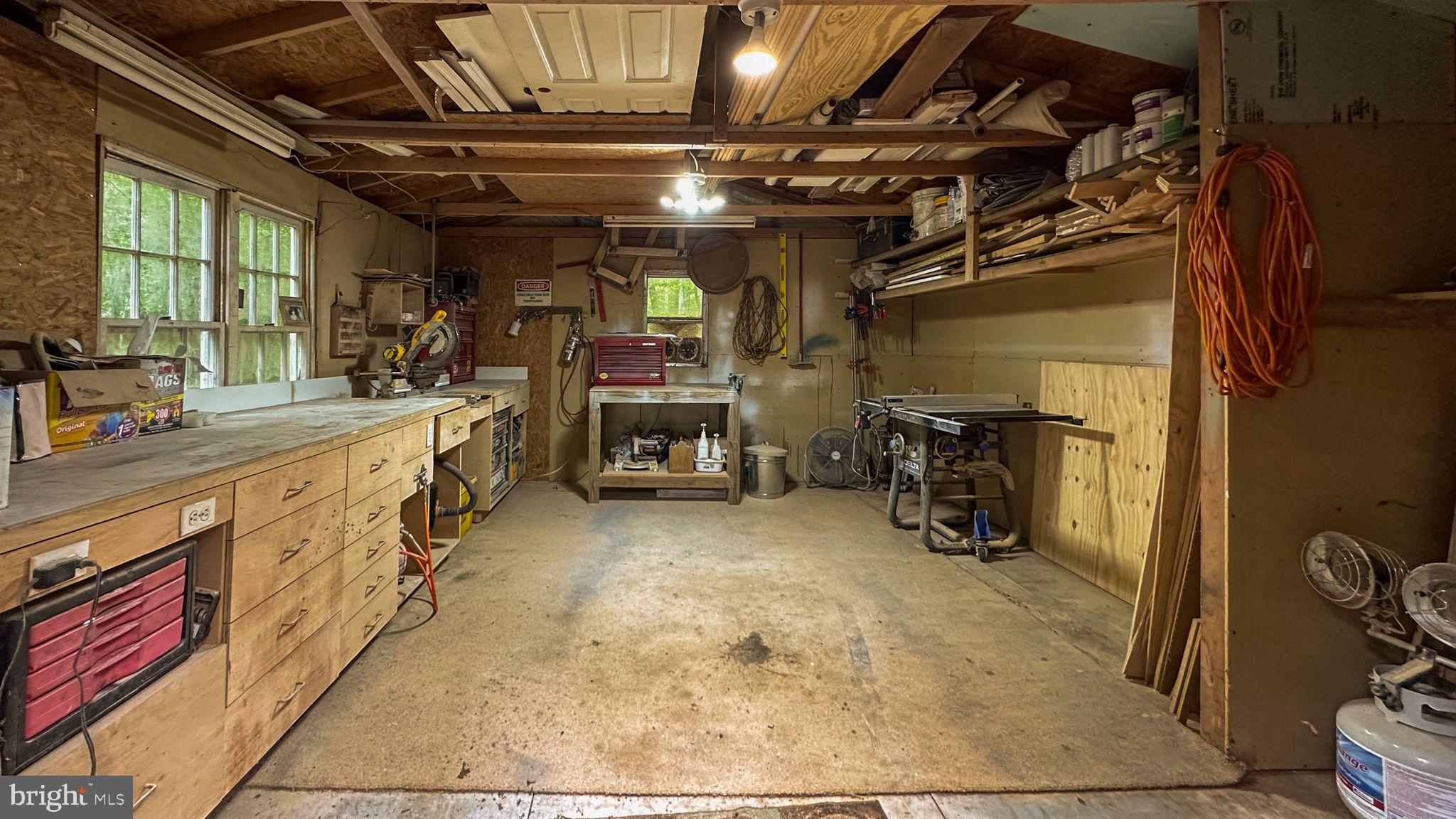 LAKE JACKSON HILLS - Residential