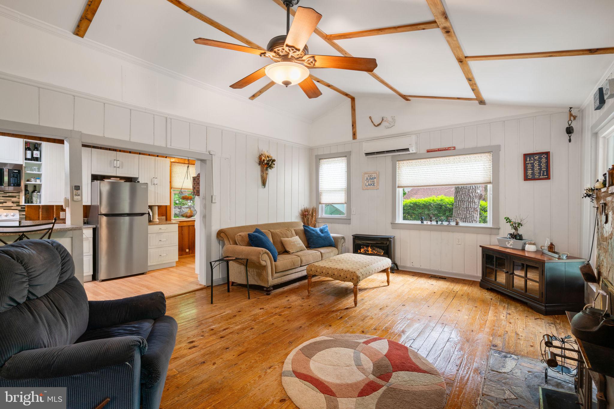 LAKE JACKSON HILLS - Residential