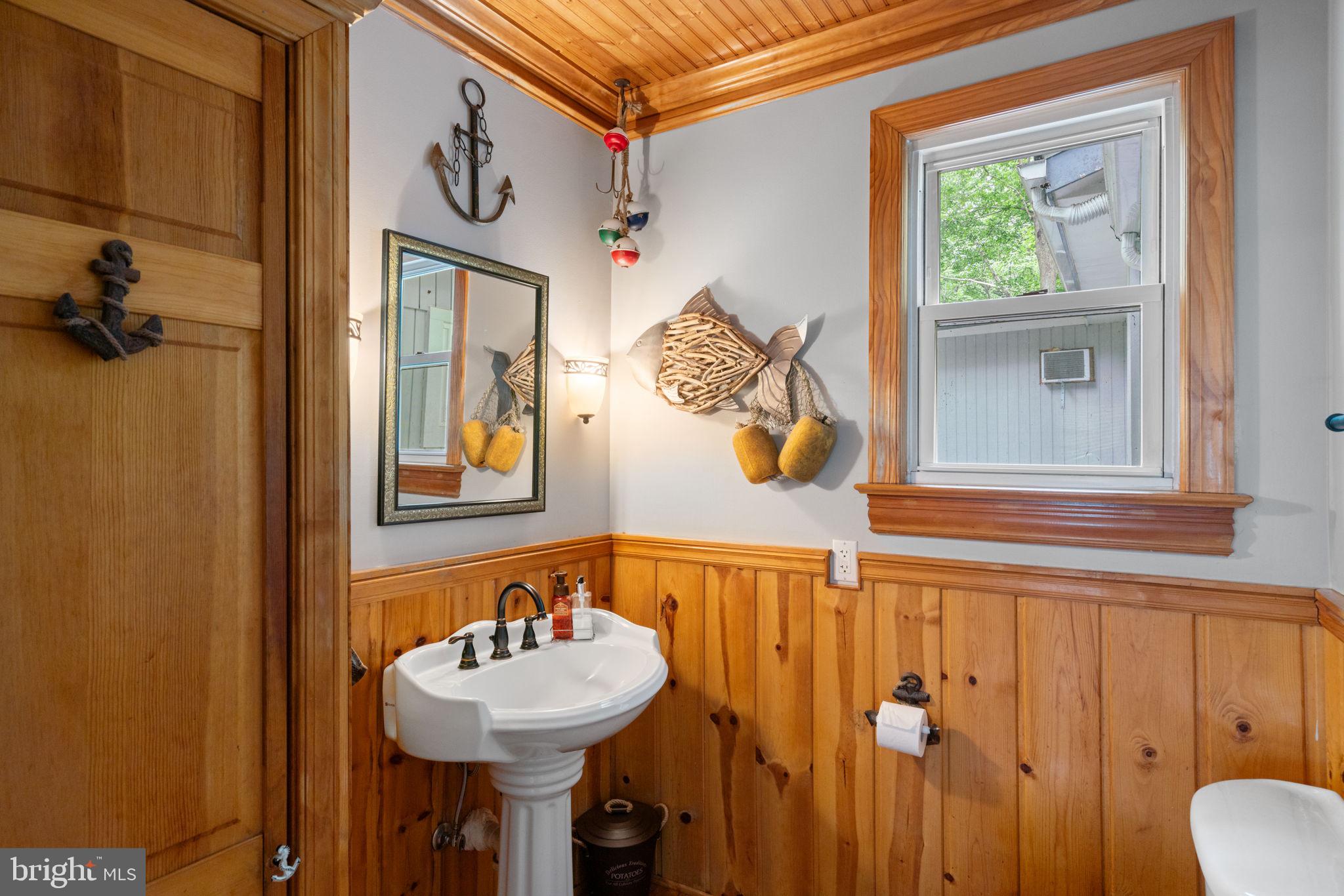 LAKE JACKSON HILLS - Residential