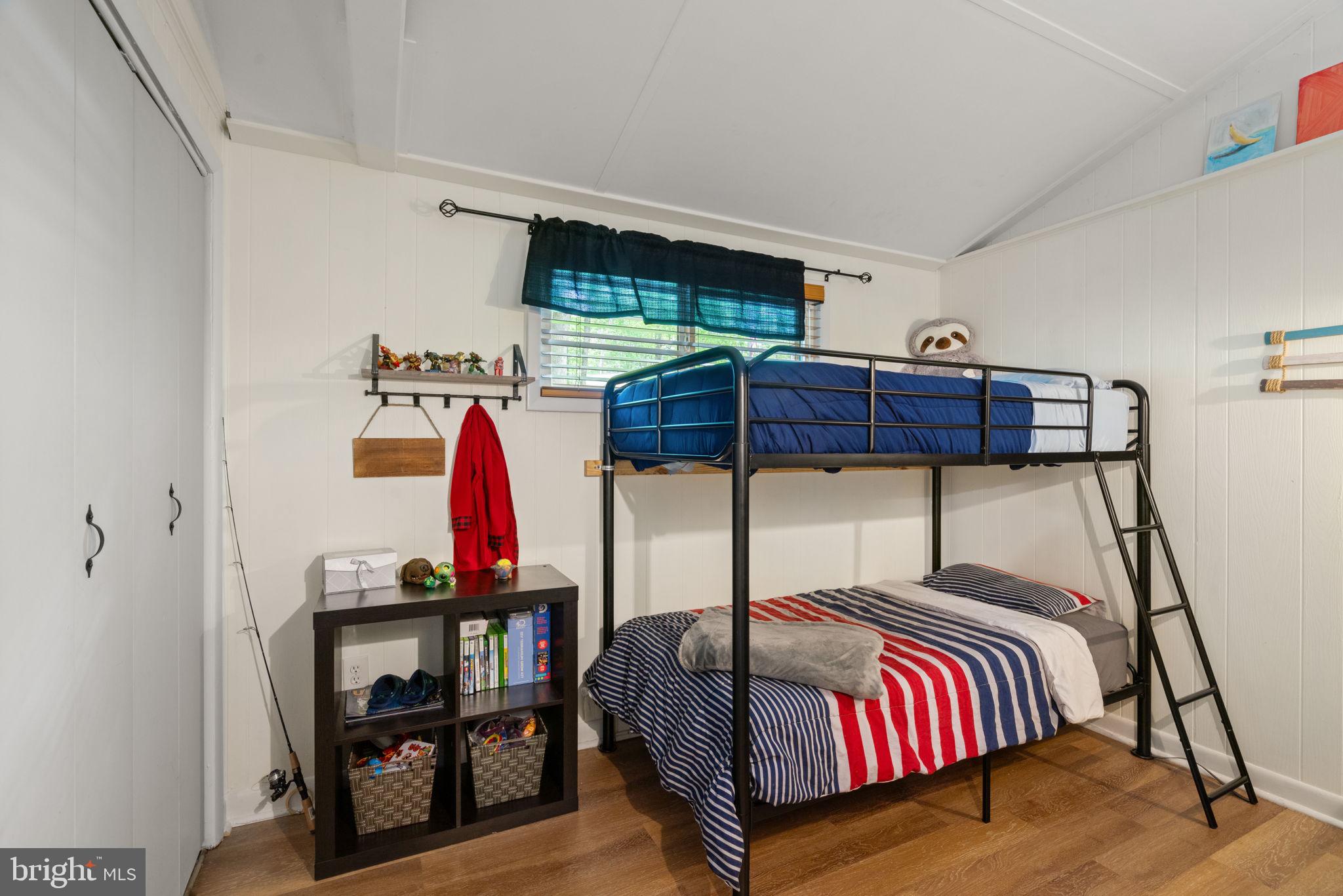 LAKE JACKSON HILLS - Residential