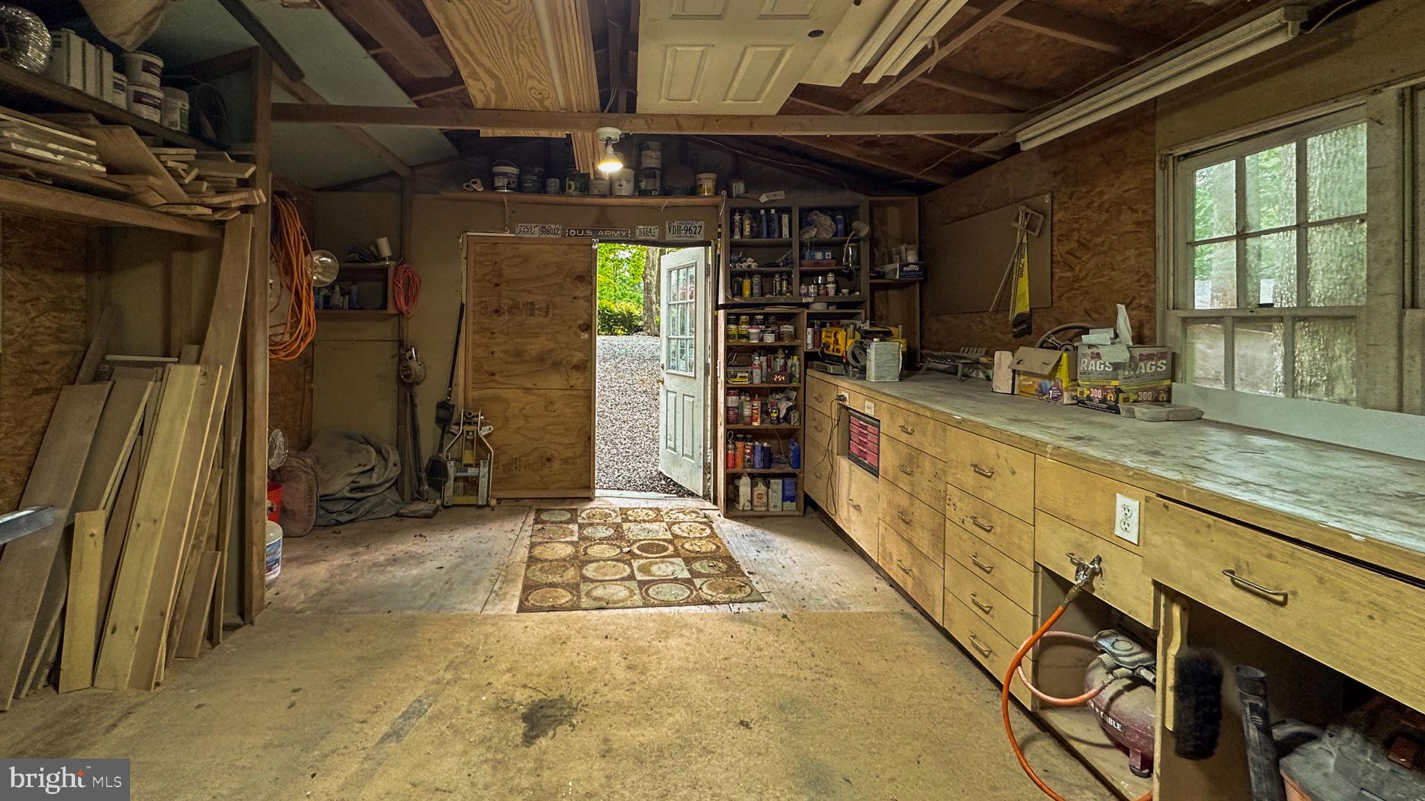 LAKE JACKSON HILLS - Residential