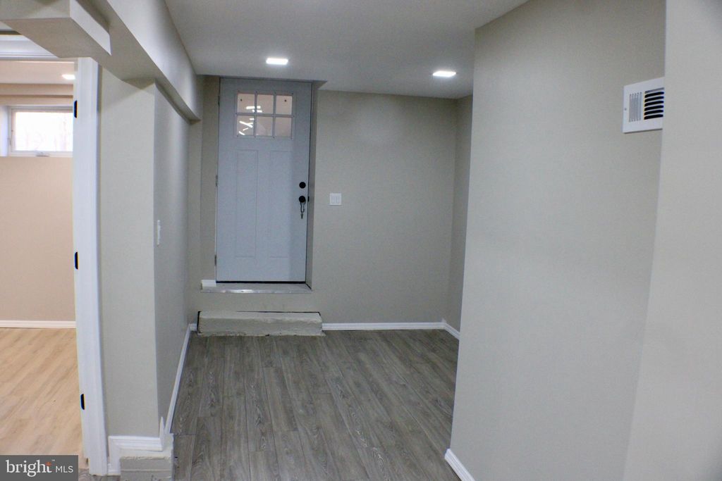 listing image 80