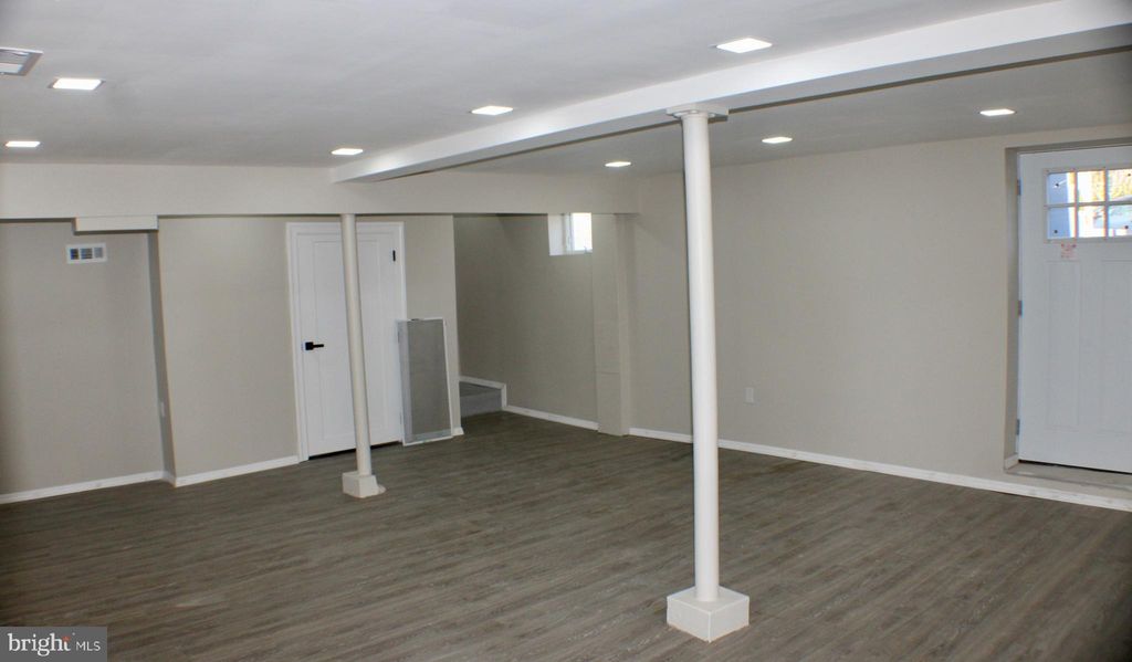 listing image 73