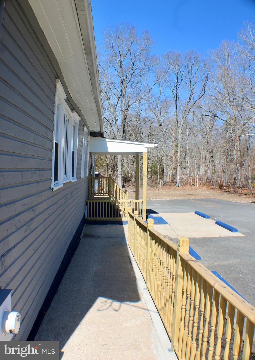 listing image 90