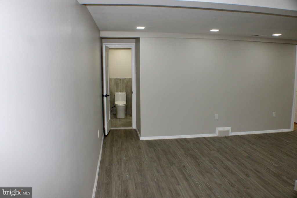 listing image 75