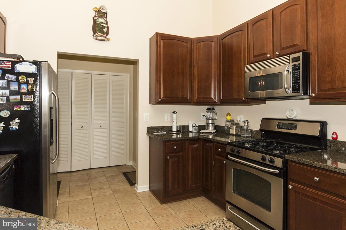 HEARTHSTONE AT VILLAGE CREST CONDOMINIUMS - Residential