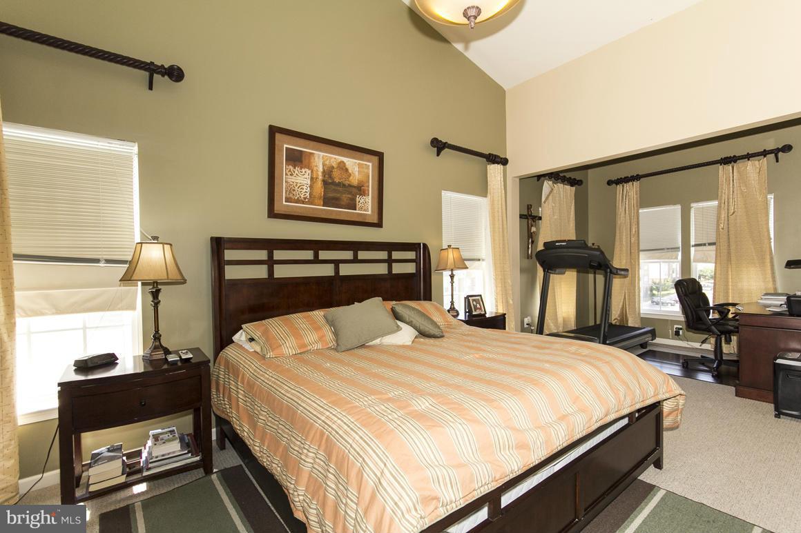 HEARTHSTONE AT VILLAGE CREST CONDOMINIUMS - Residential