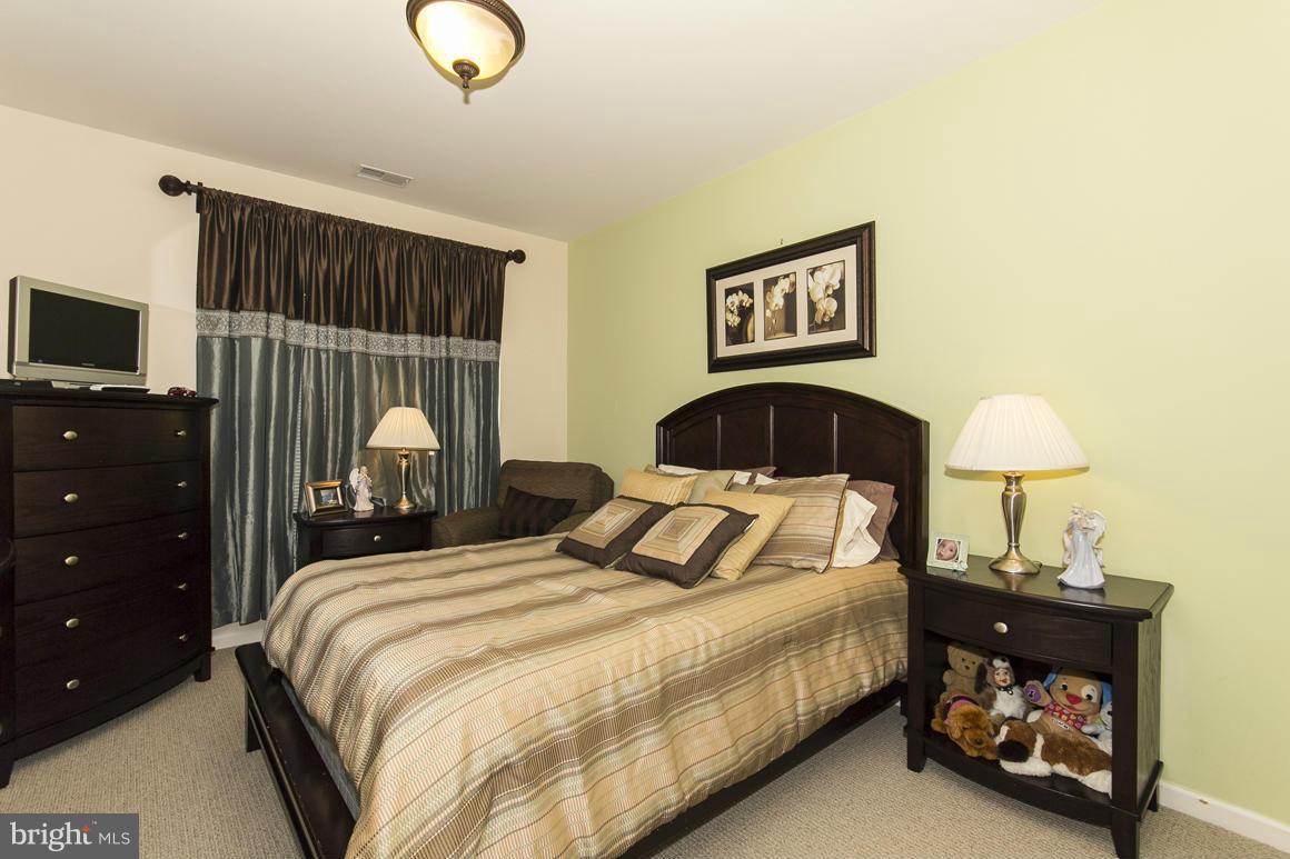 HEARTHSTONE AT VILLAGE CREST CONDOMINIUMS - Residential