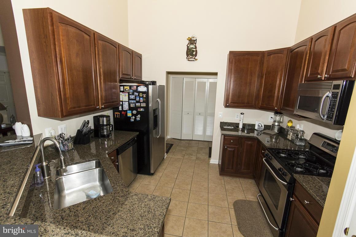 HEARTHSTONE AT VILLAGE CREST CONDOMINIUMS - Residential