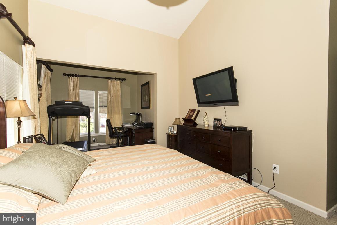 HEARTHSTONE AT VILLAGE CREST CONDOMINIUMS - Residential