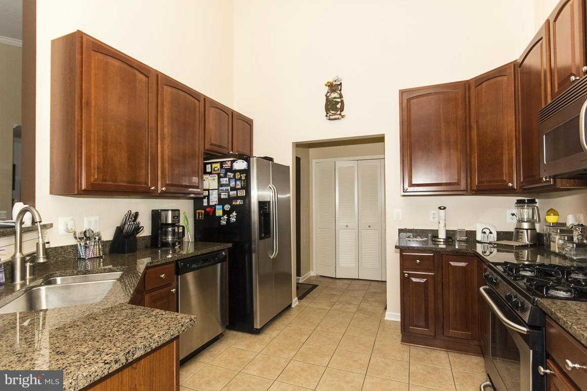 HEARTHSTONE AT VILLAGE CREST CONDOMINIUMS - Residential