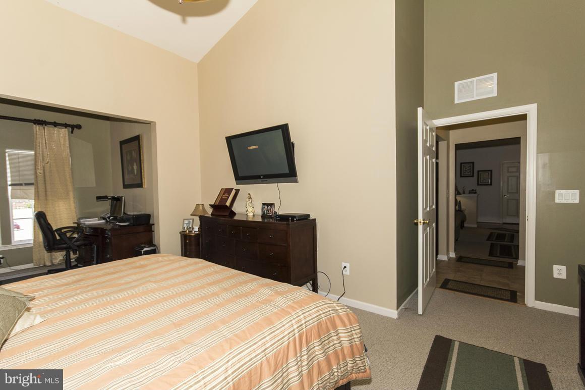 HEARTHSTONE AT VILLAGE CREST CONDOMINIUMS - Residential