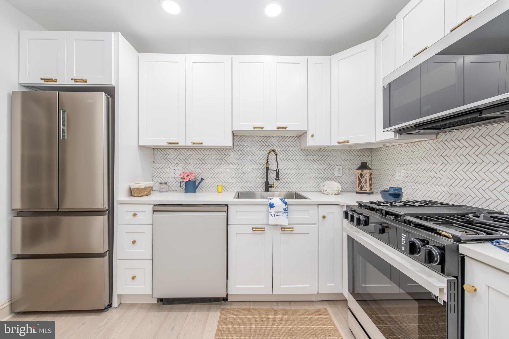 LOWER MOYAMENSING - Residential