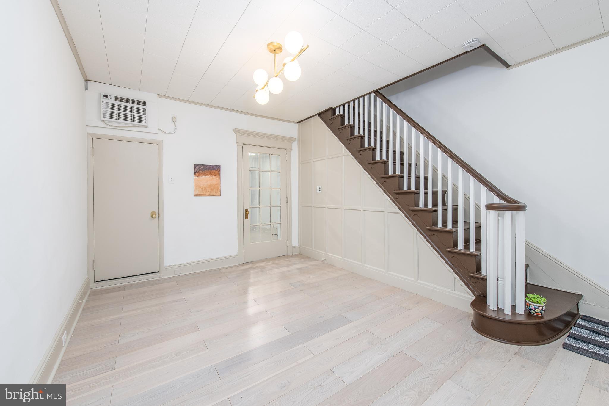 LOWER MOYAMENSING - Residential