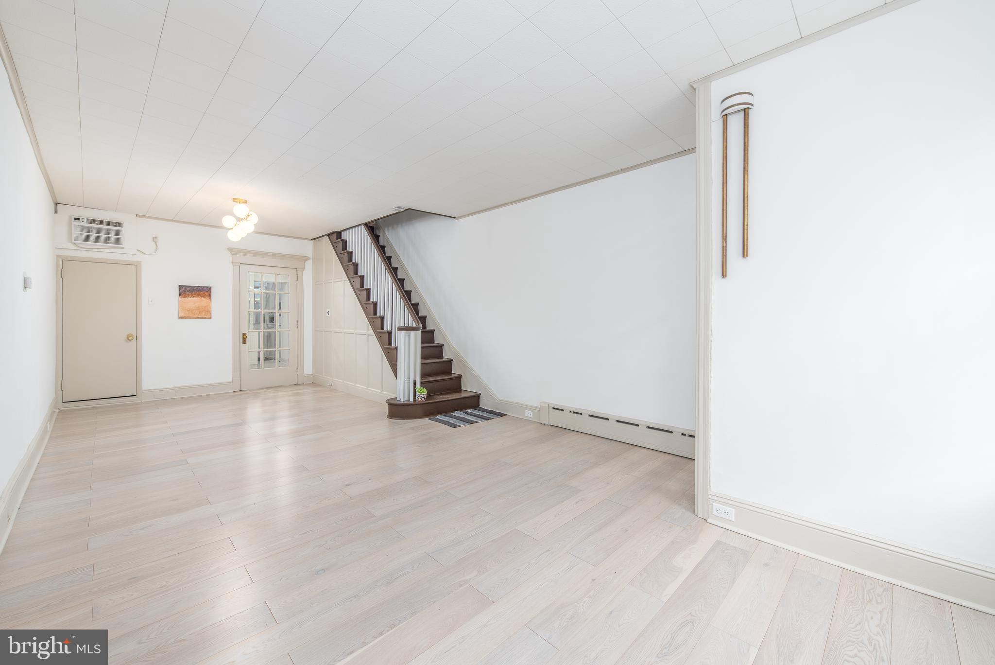 LOWER MOYAMENSING - Residential