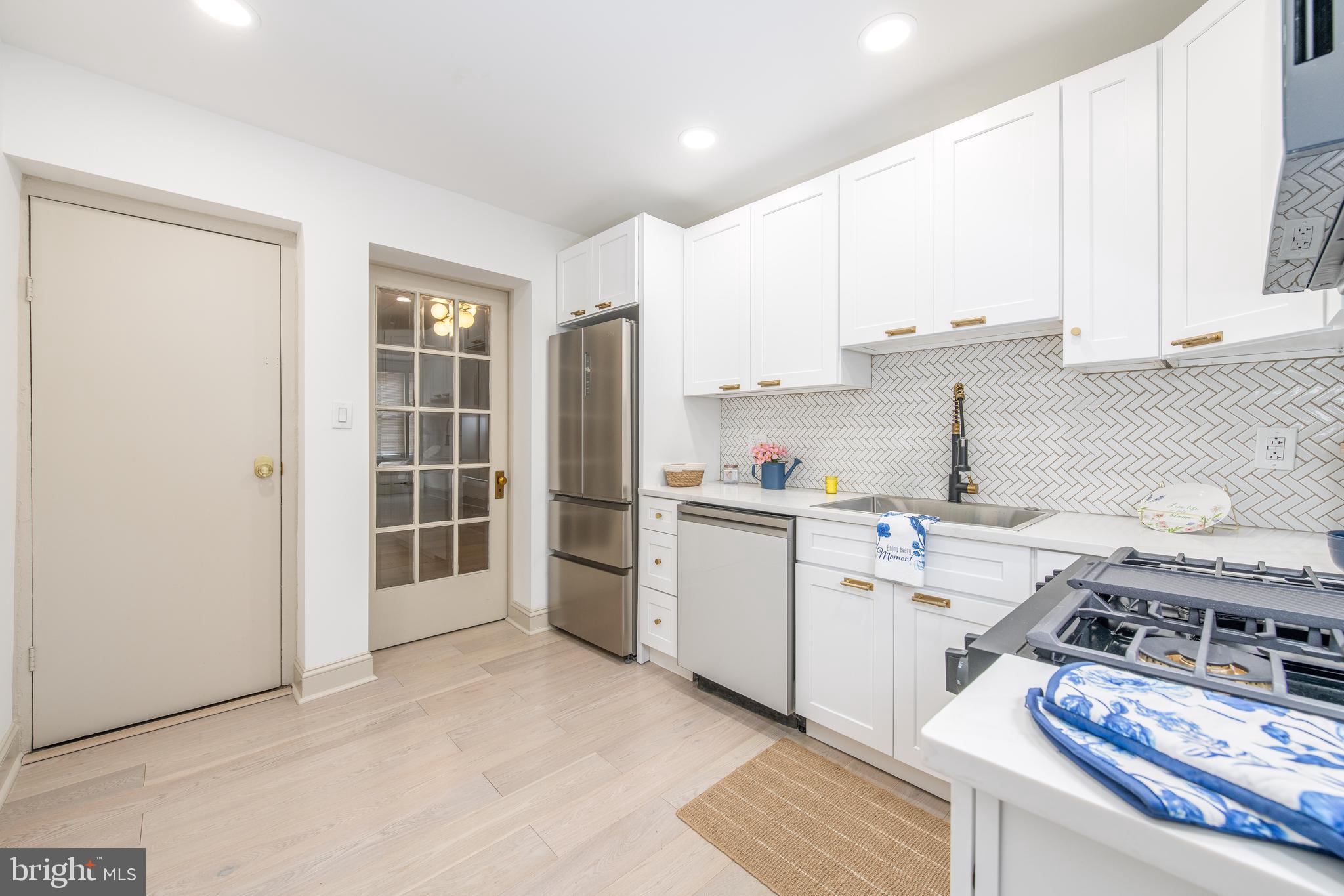 LOWER MOYAMENSING - Residential