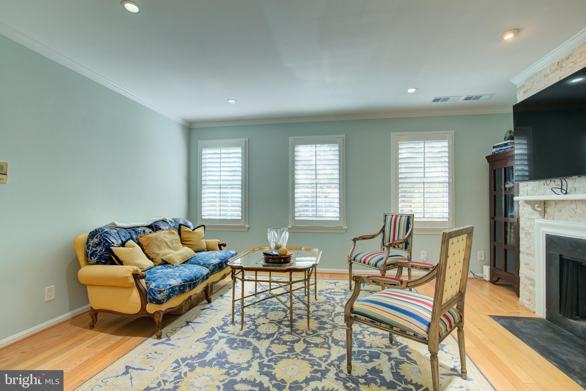 1953 CALVERT STREET NW D