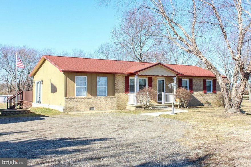 Nice rambler for rent in quiet county setting.  Tax Records incorrect, the fin. sq. feet is over 1500  Fresh paint, new carpet to be installed. Remodeled baths.Large pantry. Pellet stove insert in the Fam. Room. Front load washer/dryer. Lawn furniture stays on deck. No yard work required. Owner will maintain the grounds.