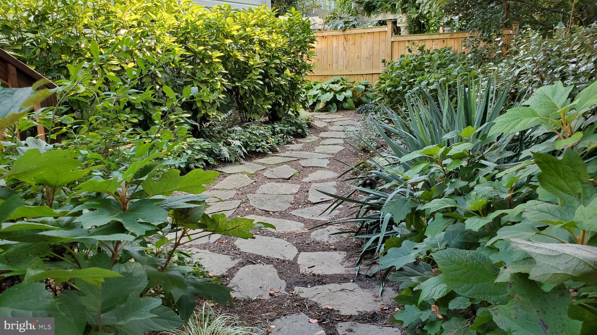 GLEN COVE - Residential