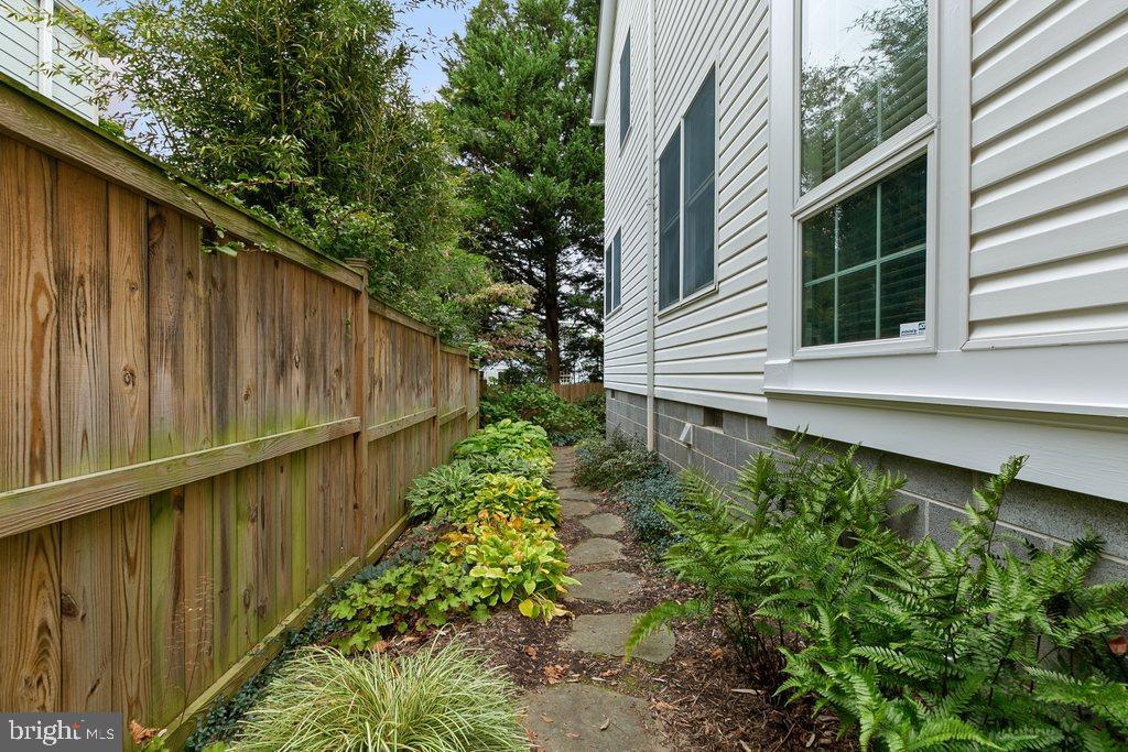 GLEN COVE - Residential