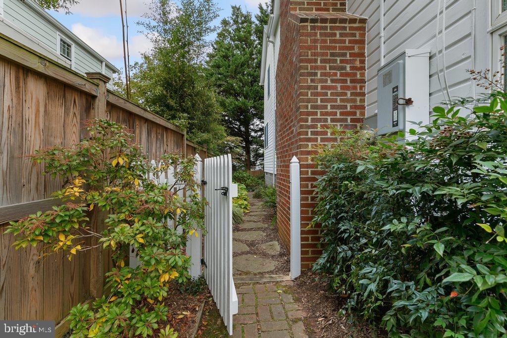 GLEN COVE - Residential