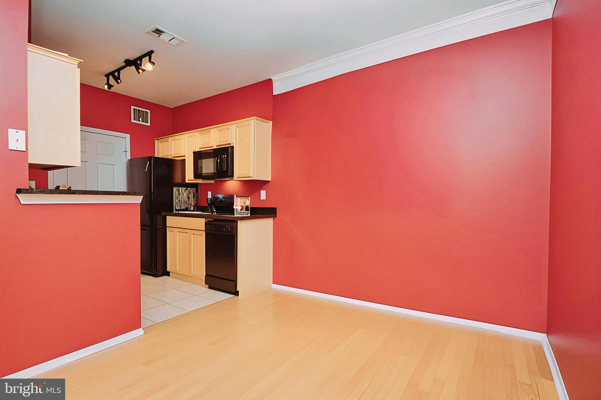 1580 SPRING GATE DRIVE 4303