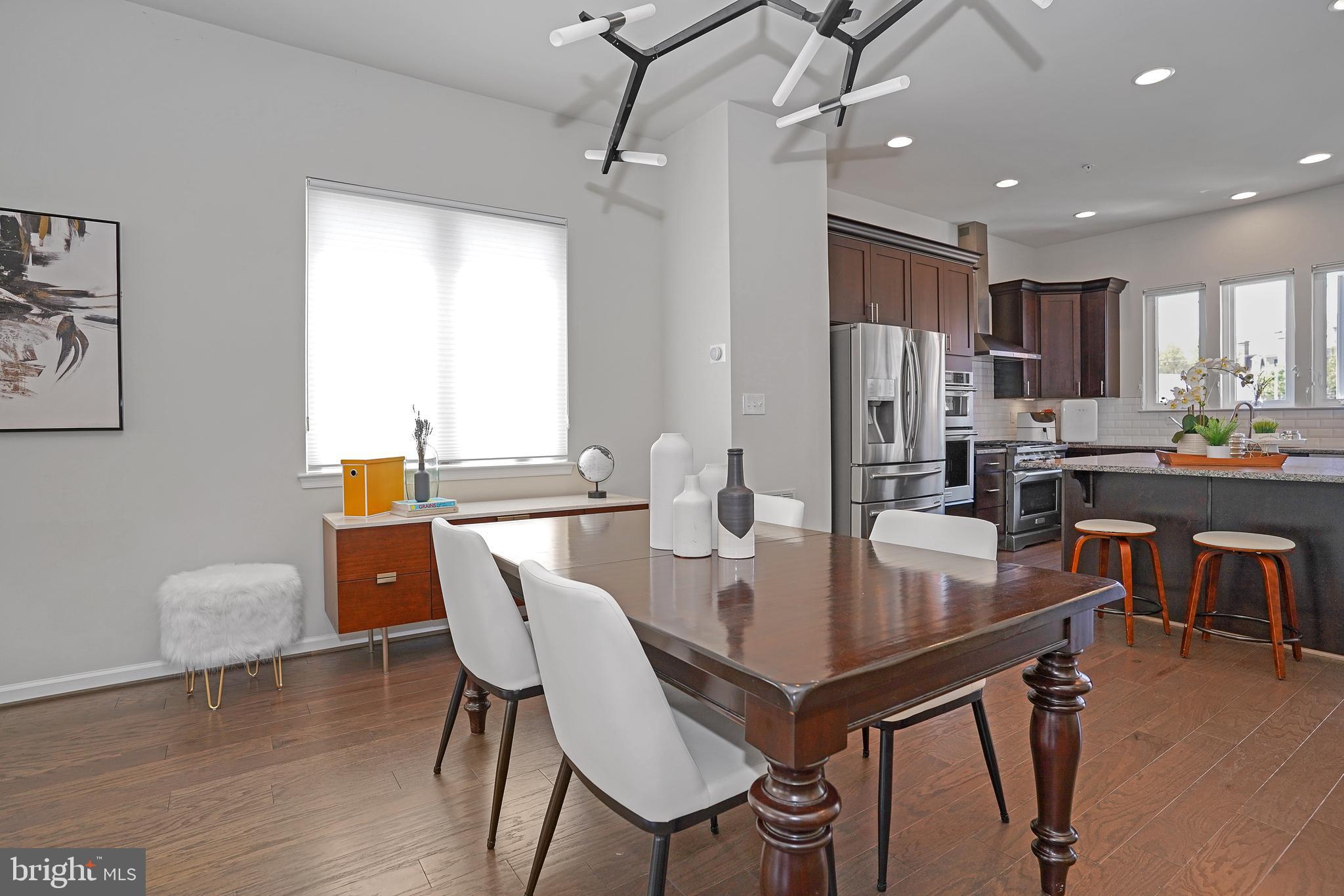 CAMBRIA SQUARE - Residential